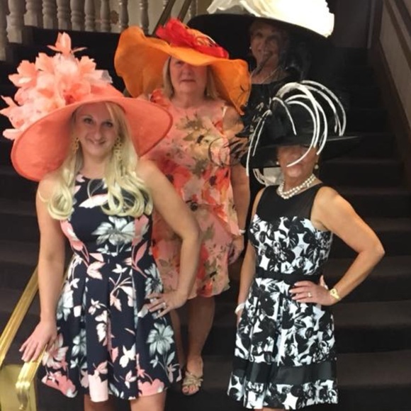 Coral Kentucky Derby hat - Picture 2 of 7